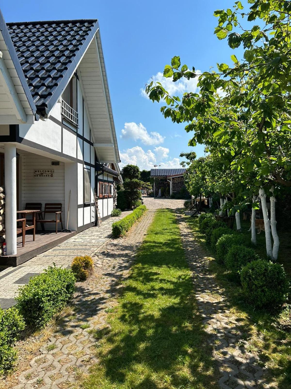 Pokoje Goscinne Nad Morzem 波波林 外观 照片